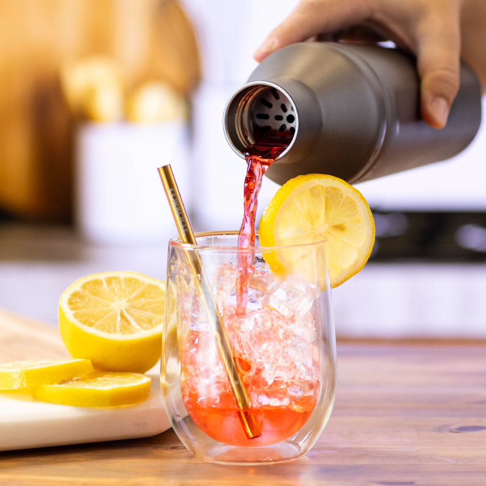 cocktail-shaker-lid-f5 Cocktail_Shaker_lifestyle_1_0f873eef-26b9-477a-b301-4dde25c00201.png